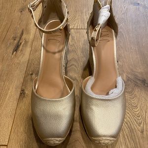 Closed-Toe Wedge Espadrilles